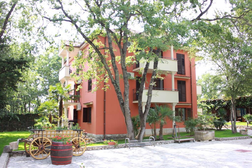 Aqua Family Apartments Karigador Exterior foto